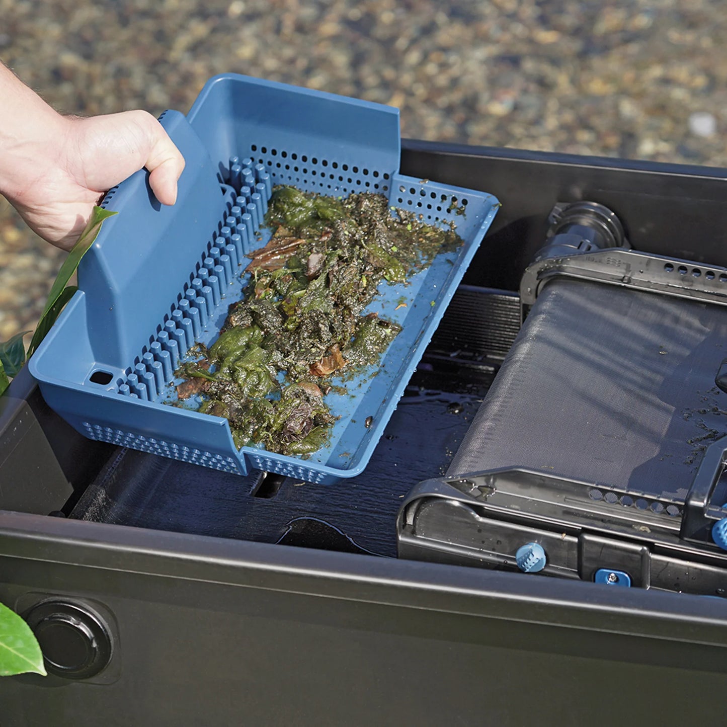 Oase BioTec ScreenMatic 2 gravity flow filter for pond filtration with durable screen and high capacity for clear water.